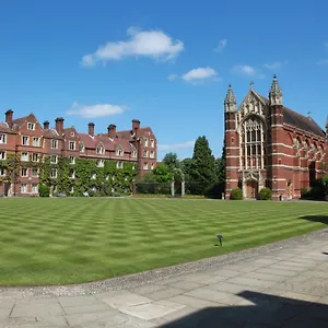 https://selwyn-college-cambridge.cambridgehotelsuk.com